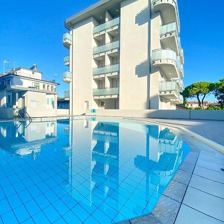 Residence Каорле Екстер'єр фото