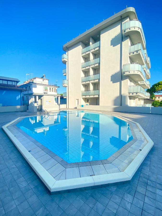 Residence Каорле Екстер'єр фото